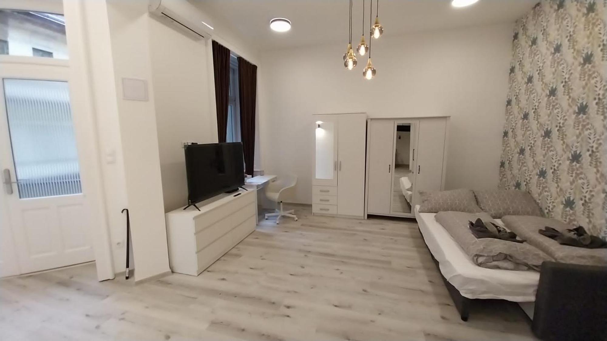 Szekely Apartment Near Deak Ferenc Square With Free Parking In Garage Budapest Exterior foto